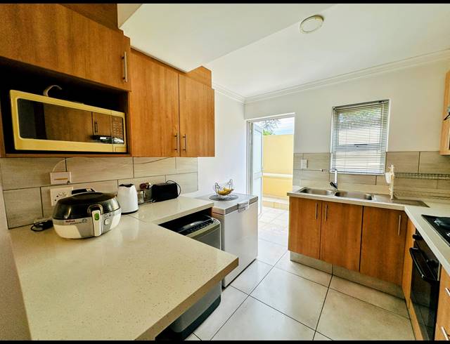 2 BEDROOM TOWNHOUSE FOR SALE IN LAMBTON